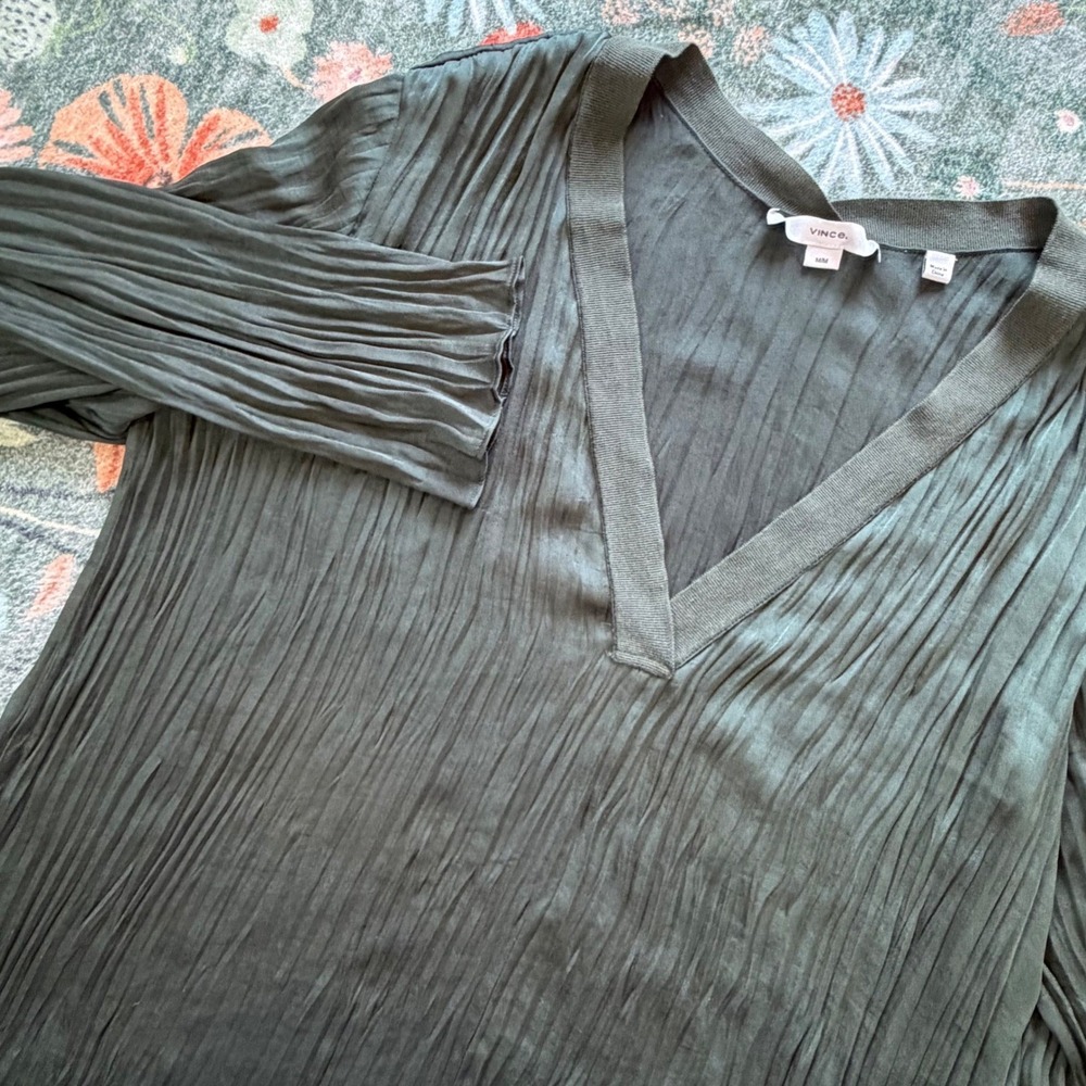 Vince Dark Olive Green Crushed Pleated V-Neck Long Sleeve Blouse Size M